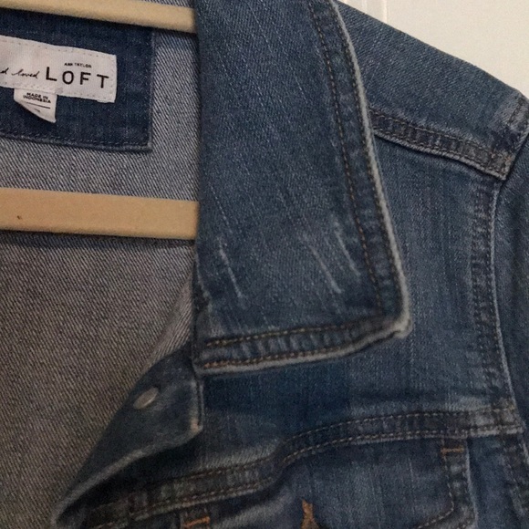 Jean jack with lightly distressed detail - Picture 3 of 6